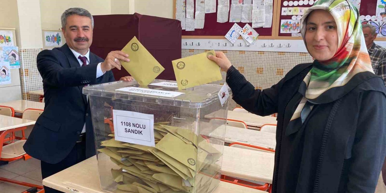Adıyaman’da seçim heyecanı! Siyasetçiler oylarını böyle kullandı