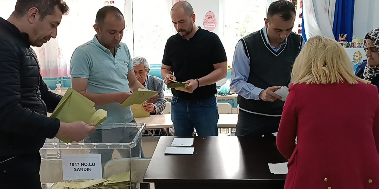 Denizli’de oy sayım işlemleri devam ediyor