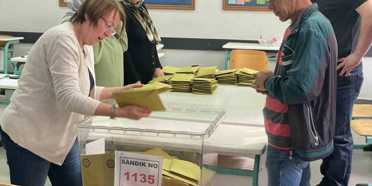 Bursa’da da sandıklar açılmaya başlandı