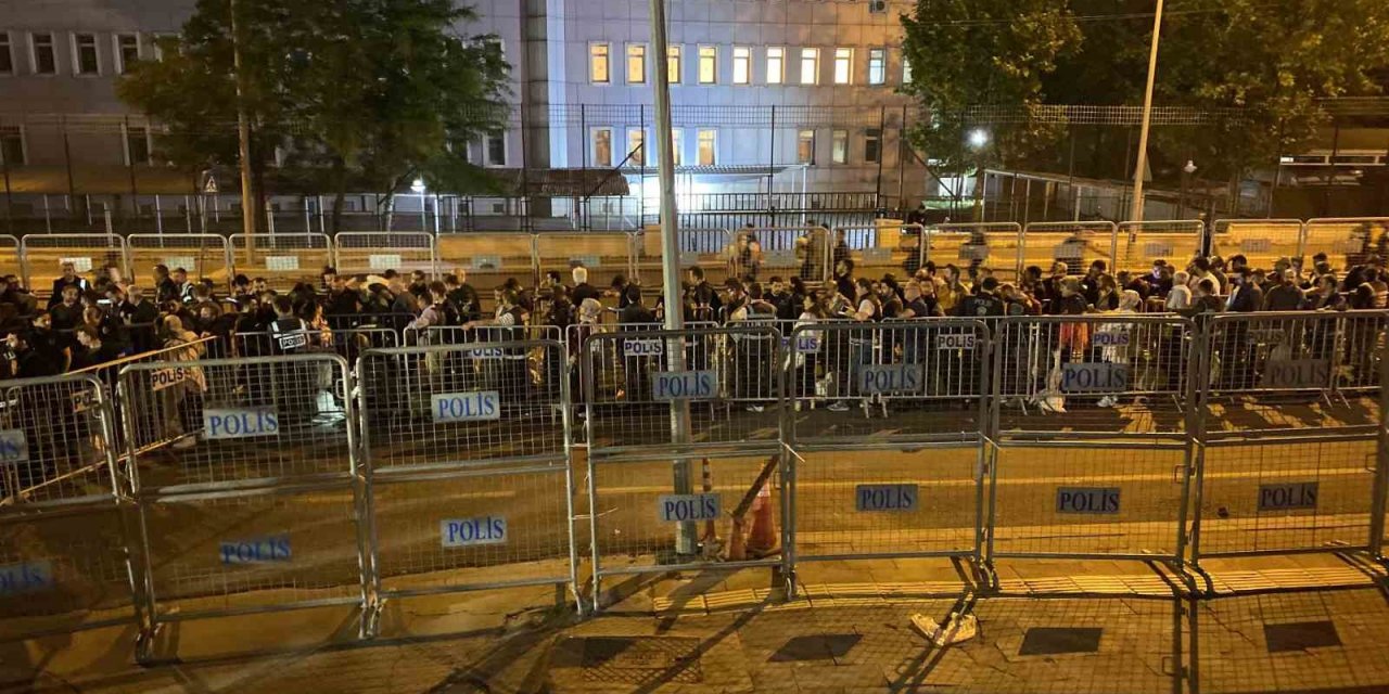 Diyarbakır’da oy torbaları kuyruğu oluştu