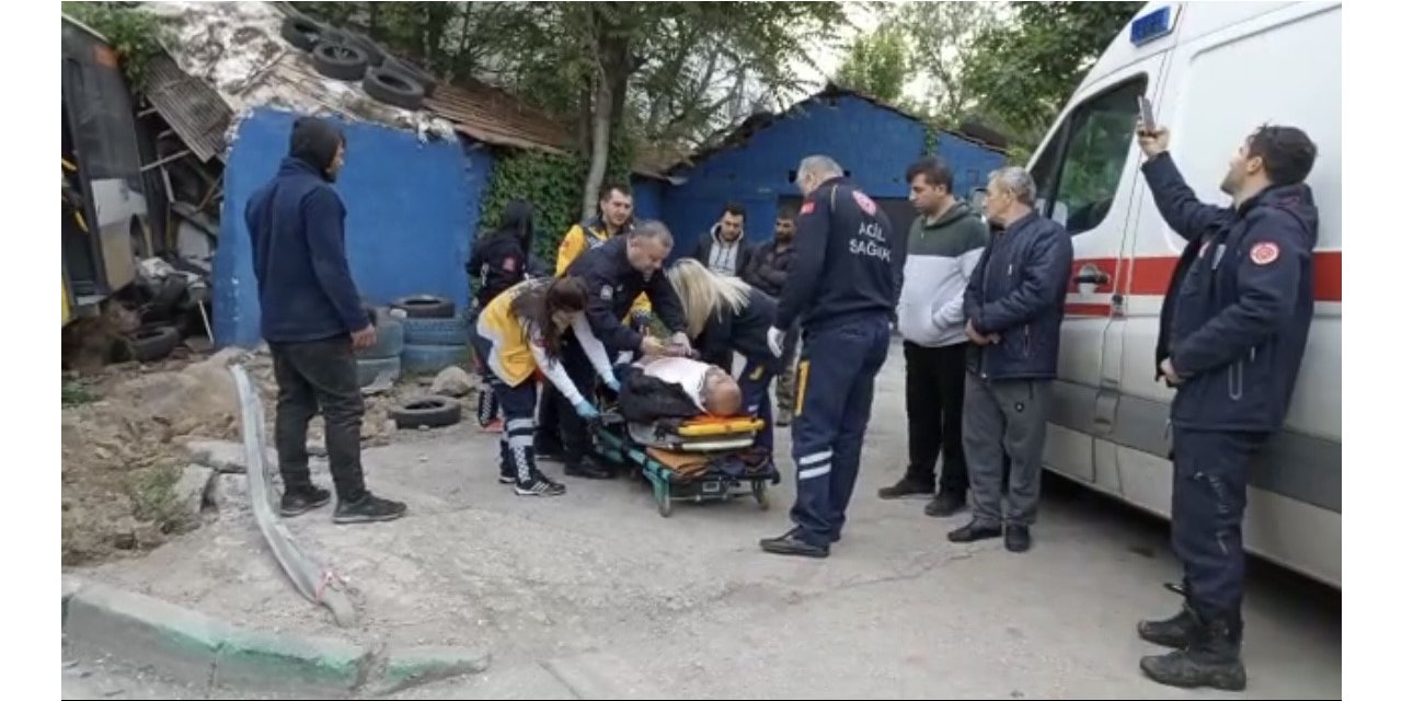 Bursa’da servis otobüsü ile halk otobüsü çarpıştı: 2 yaralı