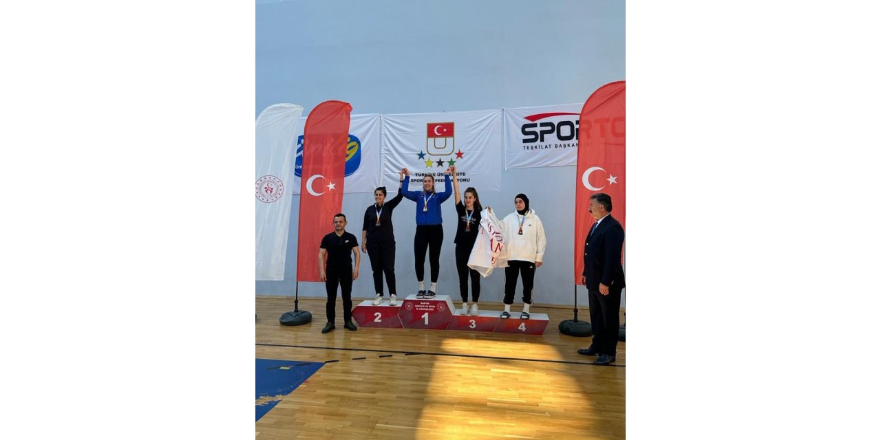 Anadolu Üniversiteli sporcudan altın madalya