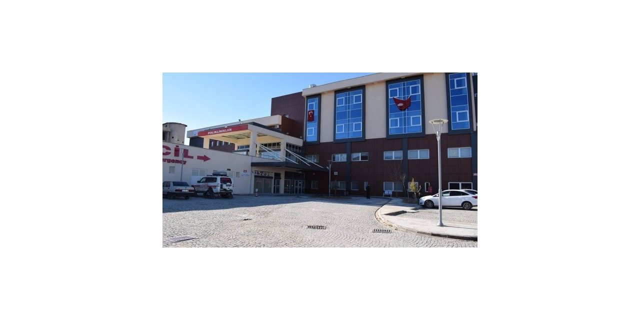 Devrilen traktörün altında kalan yaşlı adam hayatını kaybetti