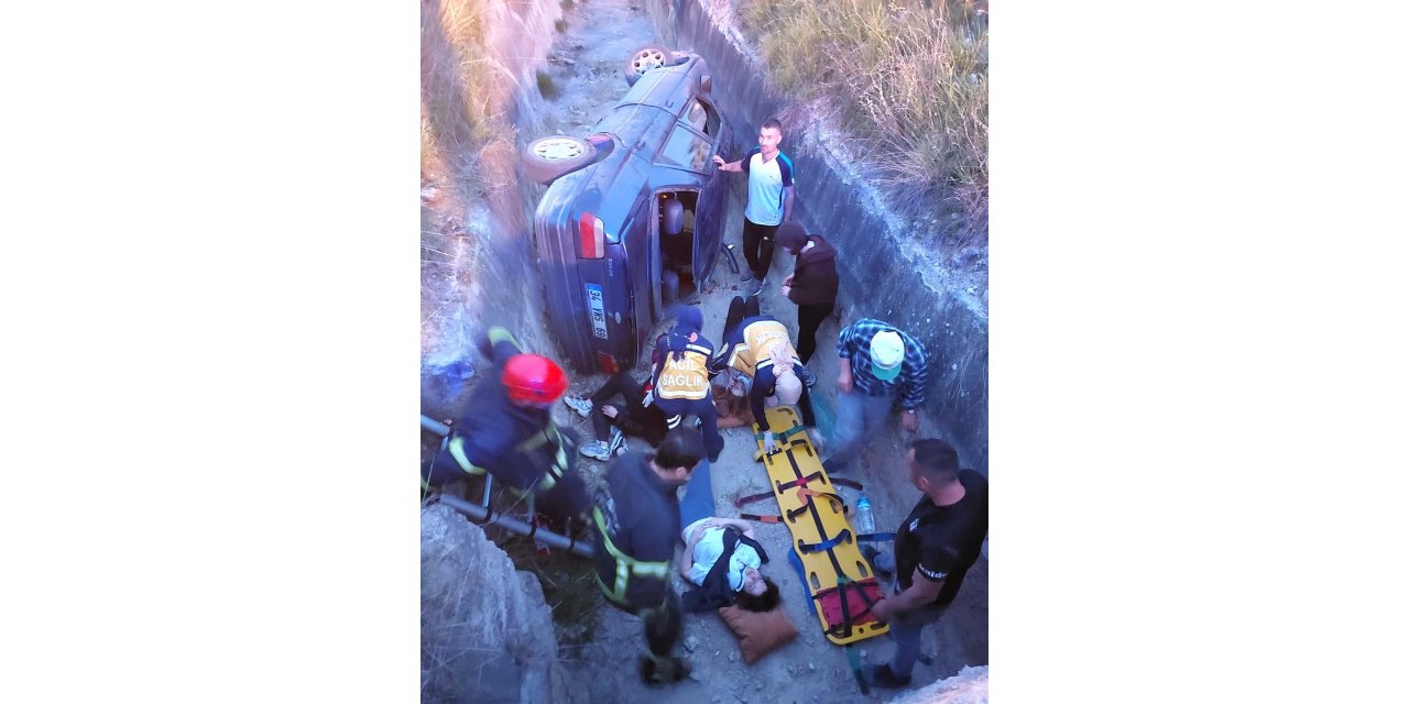 Kütahya’da otomobil sulama kanalına uçtu: 5 yaralı