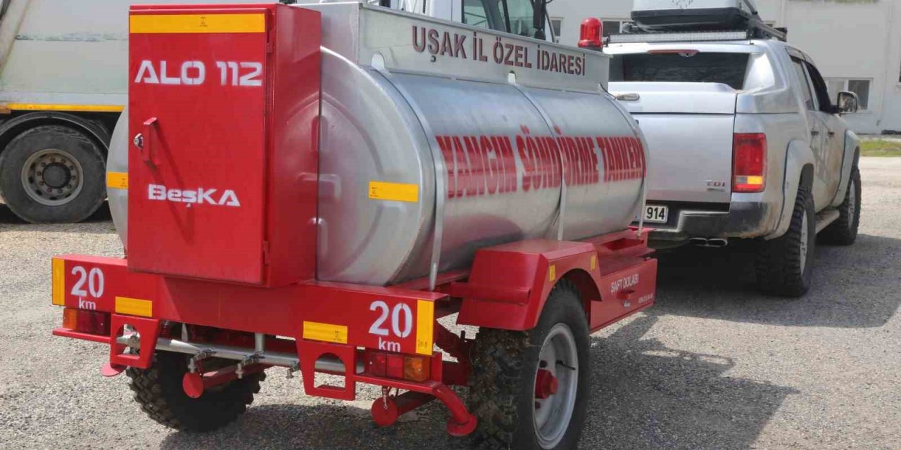 Sivaslı’ya yanın söndürme tankerleri teslim edildi
