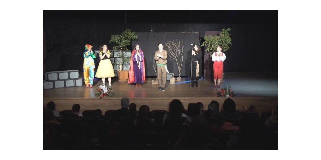 “Cadının Kutusu” isimli çocuk tiyatro oyunu sahnelendi