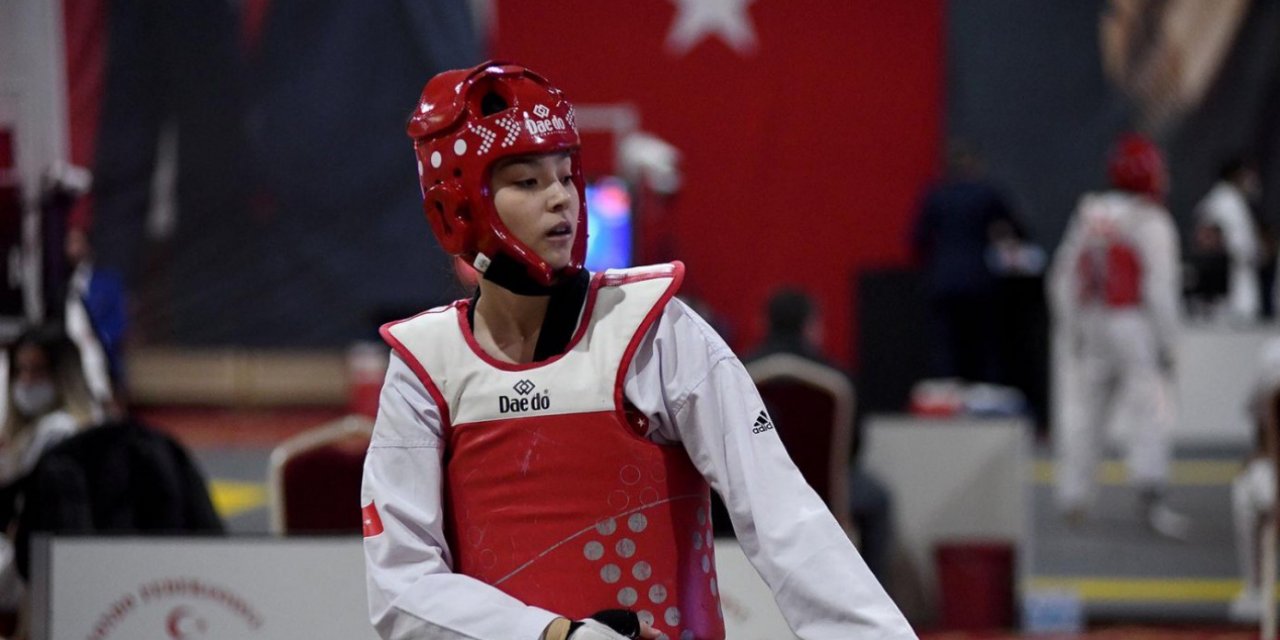 Hisarcık MYO öğrencisi Sılanur Gençer, Ünilig Taekwondo’da Türkiye ikincisi