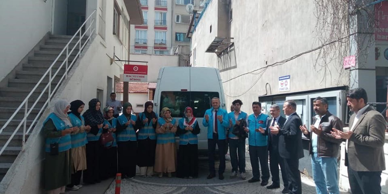 Gönüllü ekip deprem bölgesine gitti