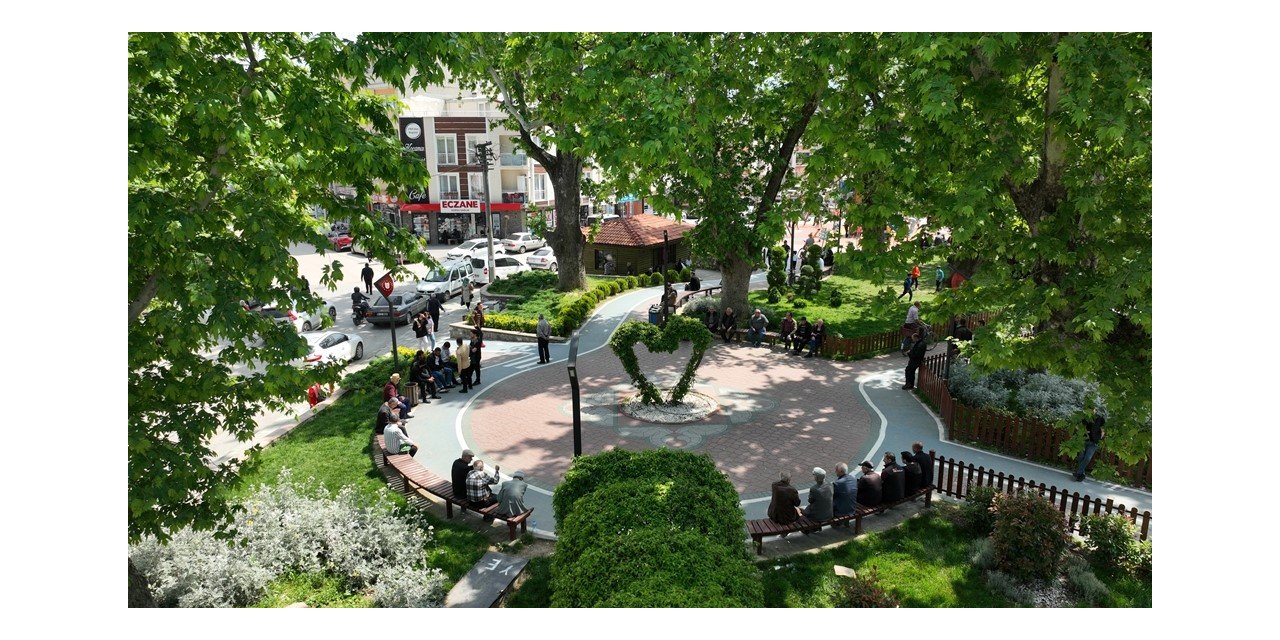 Gürsu’da parklar havaların ısınmasıyla doldu taştı