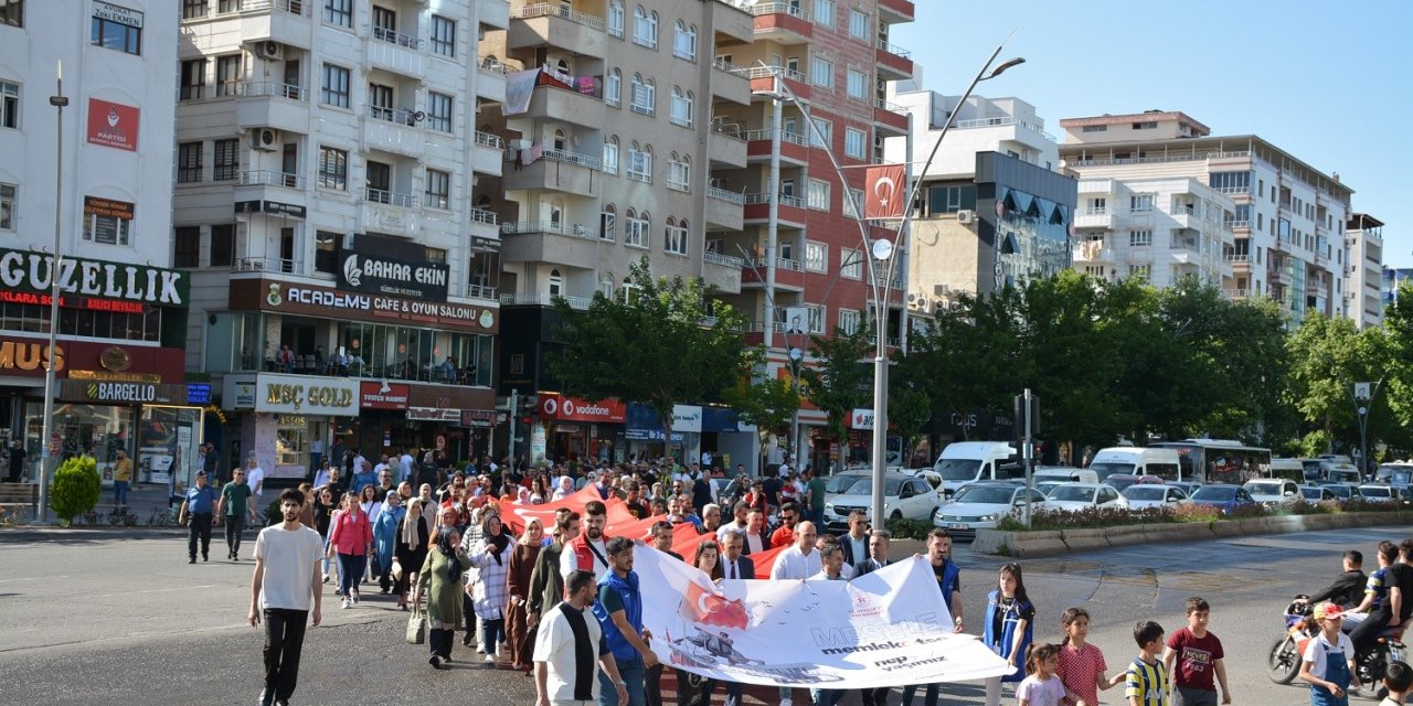 Batman’da gençlik yürüyüşü düzenlendi