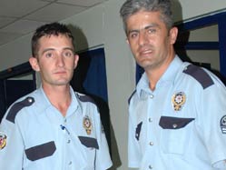 Polisi 500 metre sürüklediler
