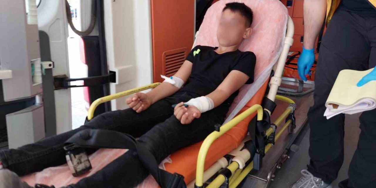 Samsun’da 14 yaşındaki çocuk bileğine saplanan makasla hastaneye kaldırıldı