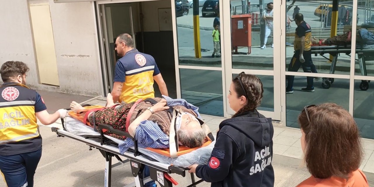 Merdivenden düşen yaşlı kadın hastanelik oldu