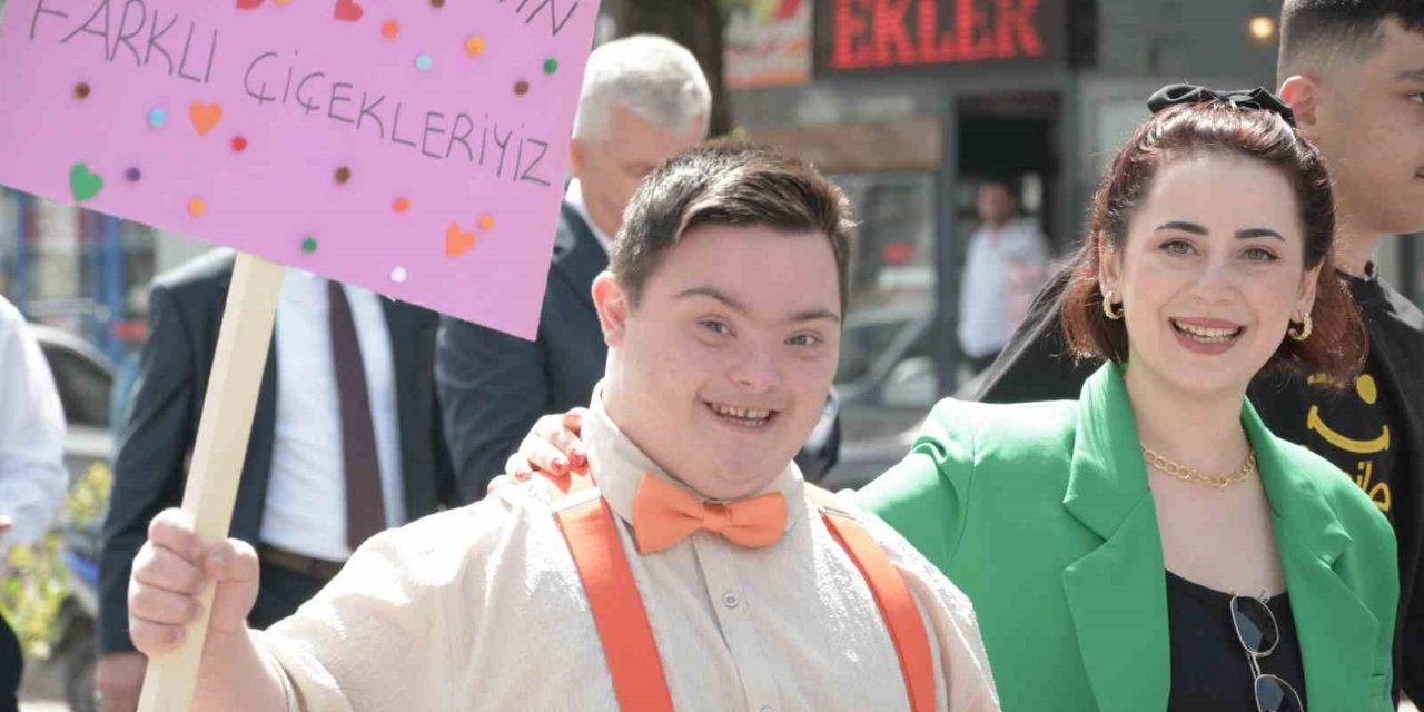 Erenler’de “Engelleri Beraber Aşalım Kortej Yürüyüşü”nün ikincisi gerçekleştirildi