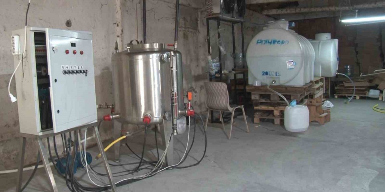 Arnavutköy’de sahte alkol imalathanesine operasyon: 2 gözaltı