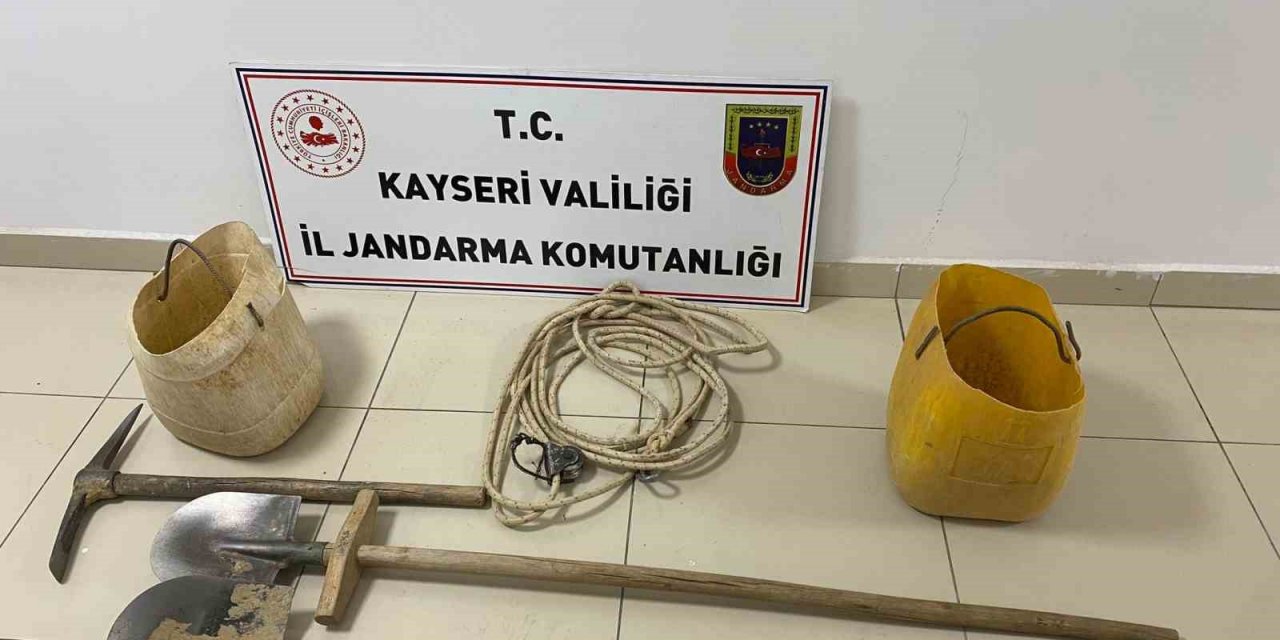 Kaçak kazı yapan şahıs jandarmaya yakalandı