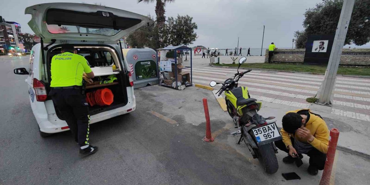 Şüphe üzerine durdurulan motosikletin plakası sahte çıktı, sahibine 20 bin lira ceza kesildi