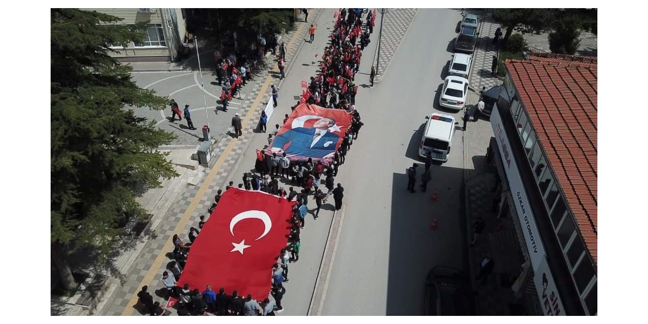 Şuhut’ta ‘Gençlik Yürüyüşü’