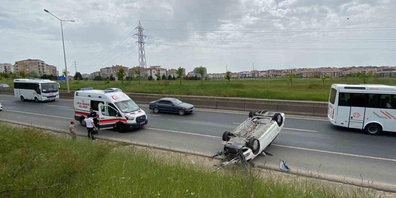 Takla atan araçtan yara almadan çıkan sürücü: "Emniyet kemeri takmanın önemini görmüş olduk"