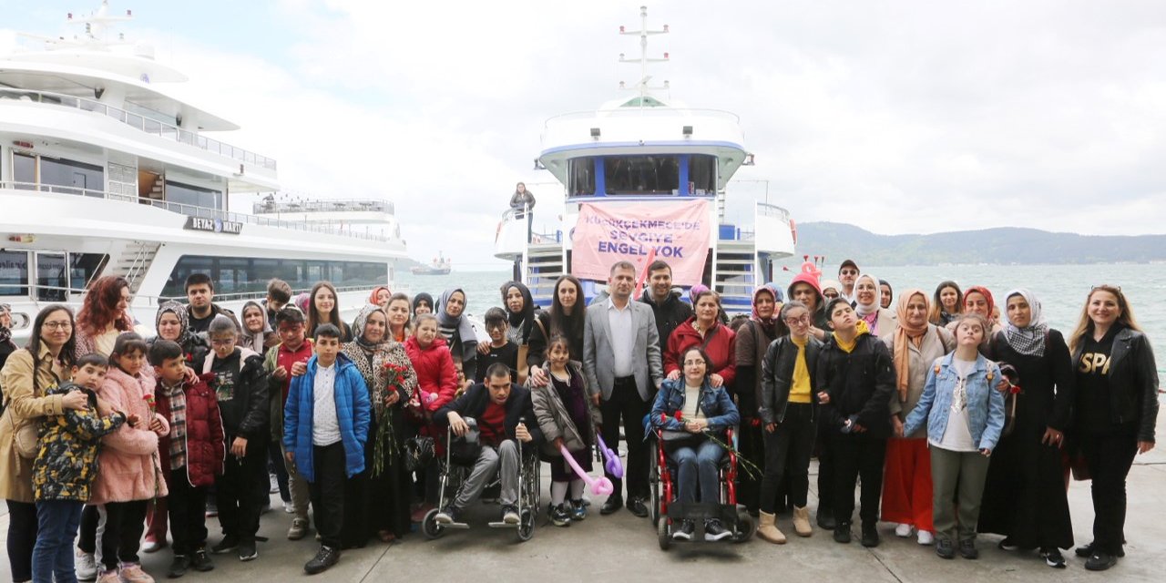 Küçükçekmece’de özel gereksinimli çocuklara özel boğaz turu