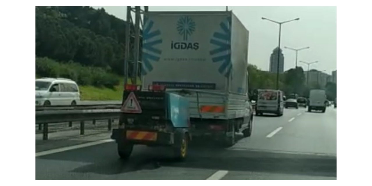 İGDAŞ aracının tehlikeli yolculuğu kamerada