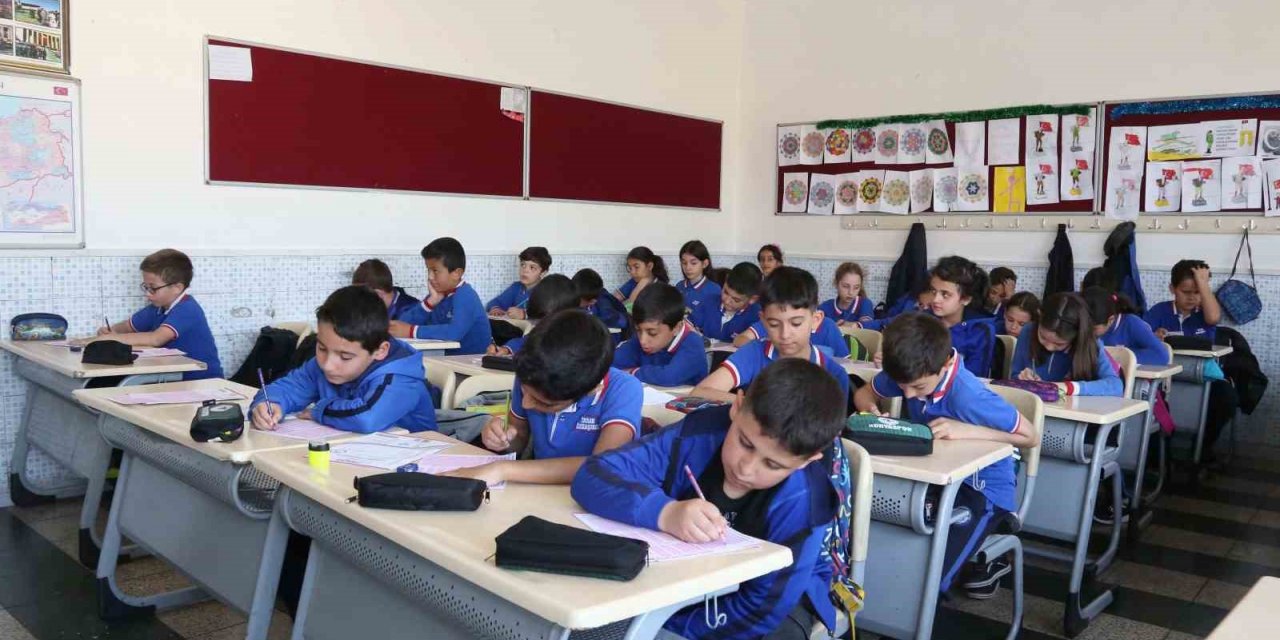 Konya Meram’daki öğrenciler MEGA sınavda