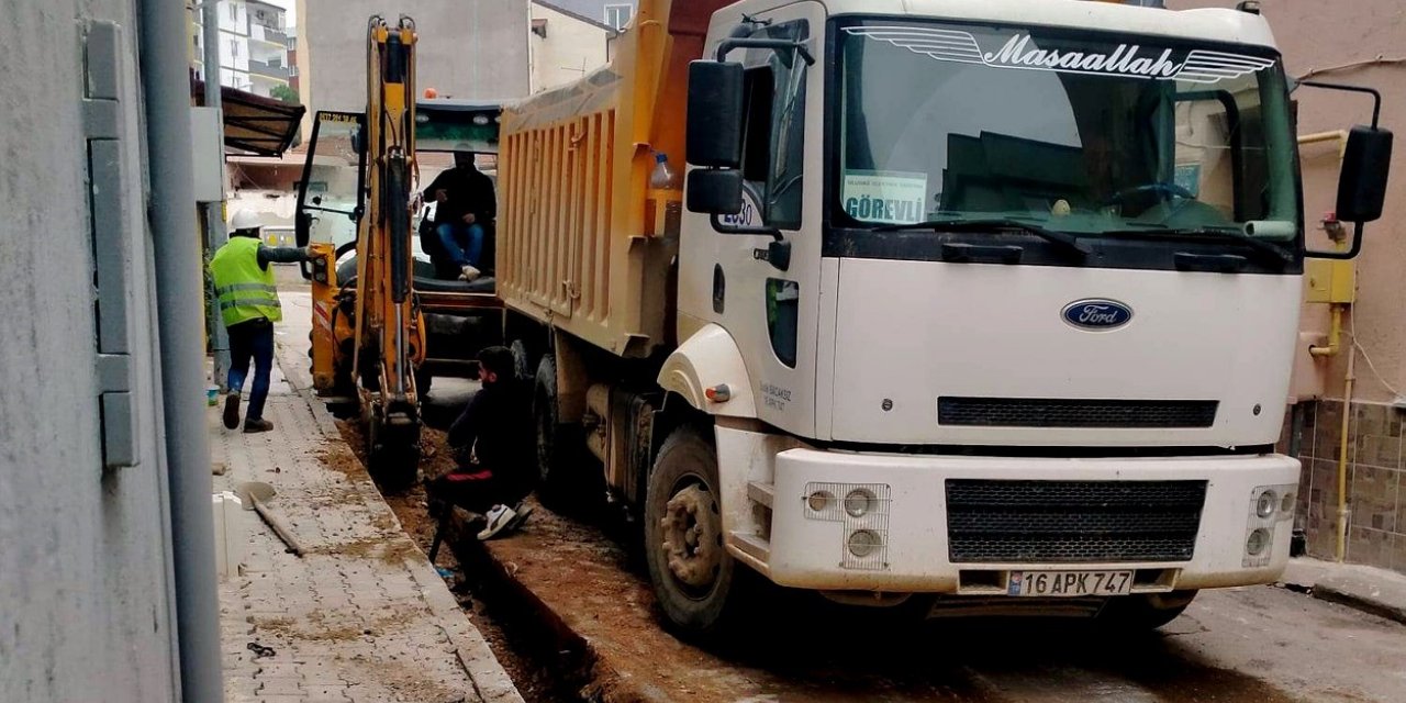 Sağlam muhtar, mahallesini aydınlattı