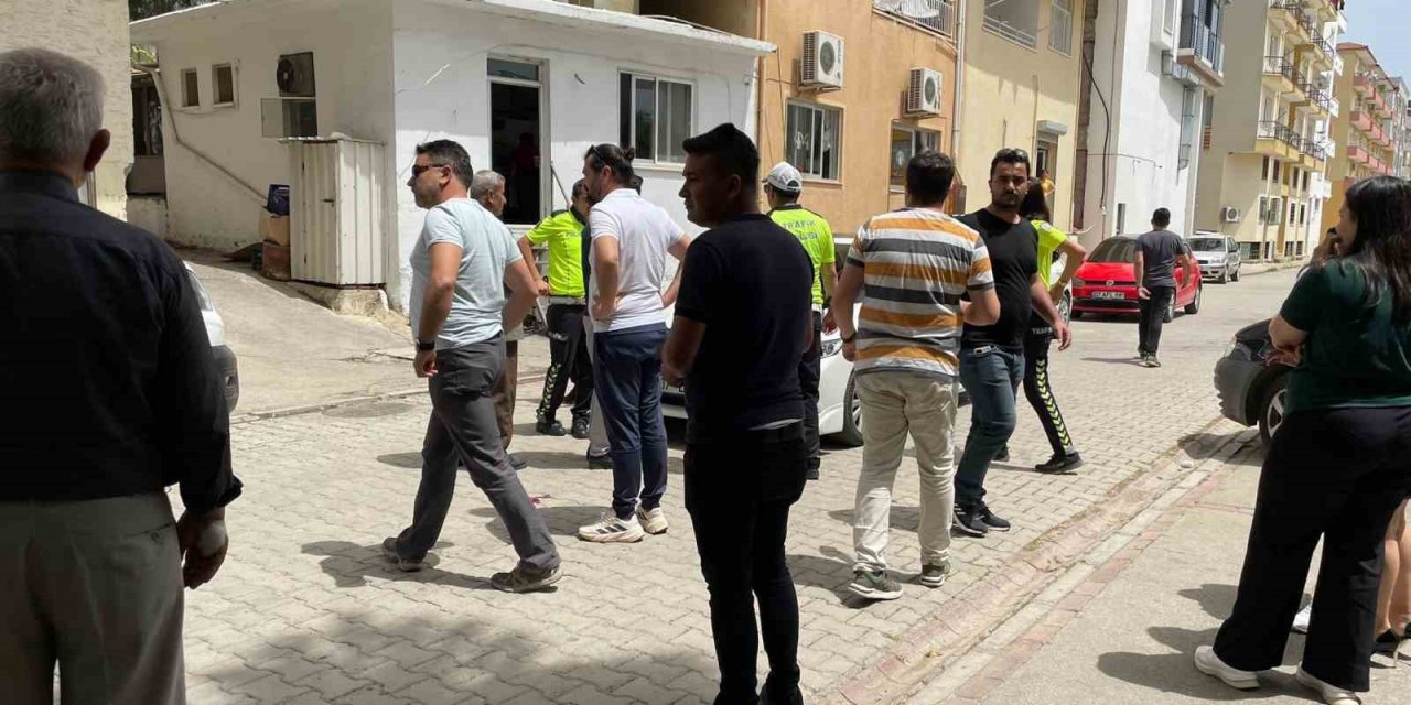 Okula giden çocuğa otomobil çarptı