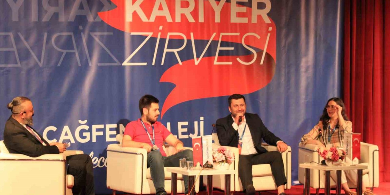 Çağfen öğrencileri ve mezunları 4’üncü Kariyer Zirvesi’nde buluştu