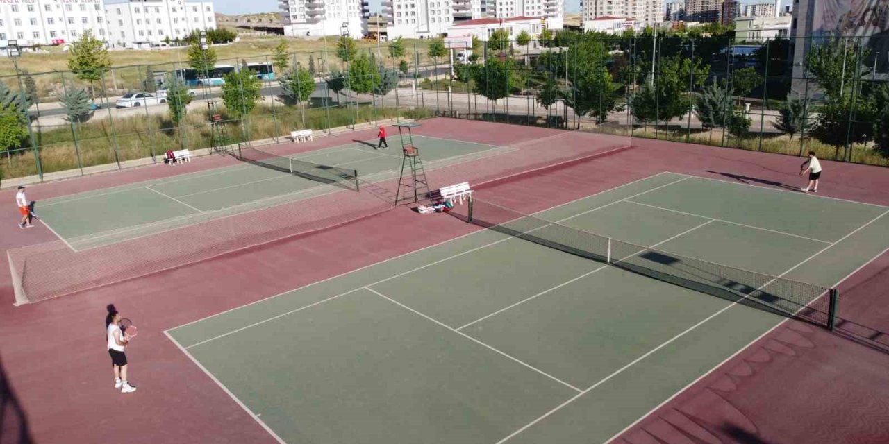 Şanlıurfa’da 19 Mayıs tenis turnuvası