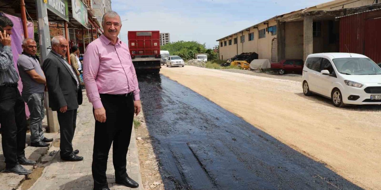Kahta’da sezonun ilk asfaltı seriliyor