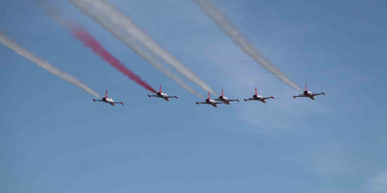 SOLOTÜRK ve Türk Yıldızları Samsun semalarında