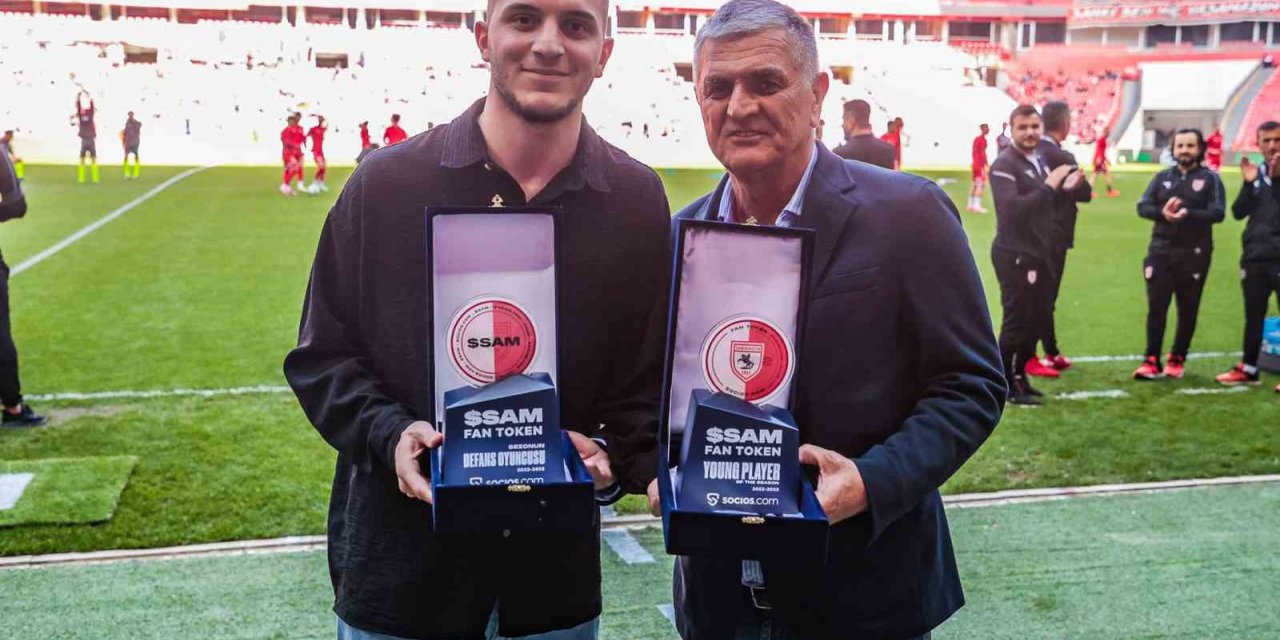 Şampiyon Samsunspor’a taraftarlardan ödül