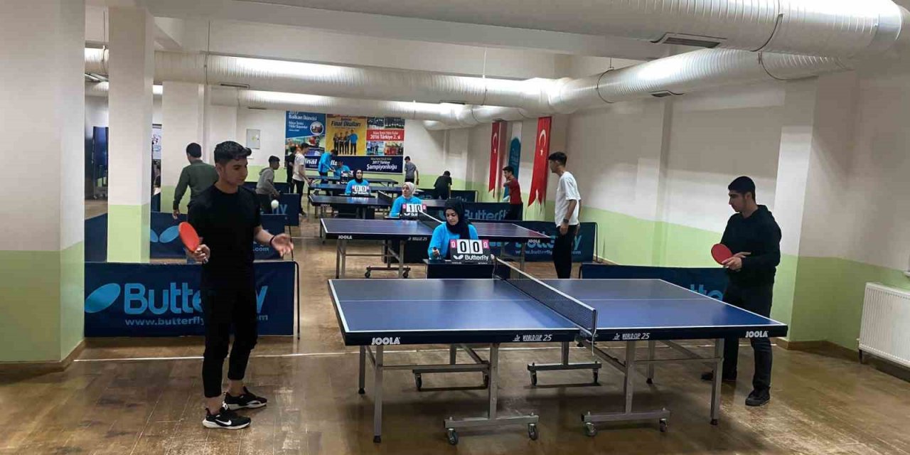 Batman’da masa tenisi turnuvası sona erdi