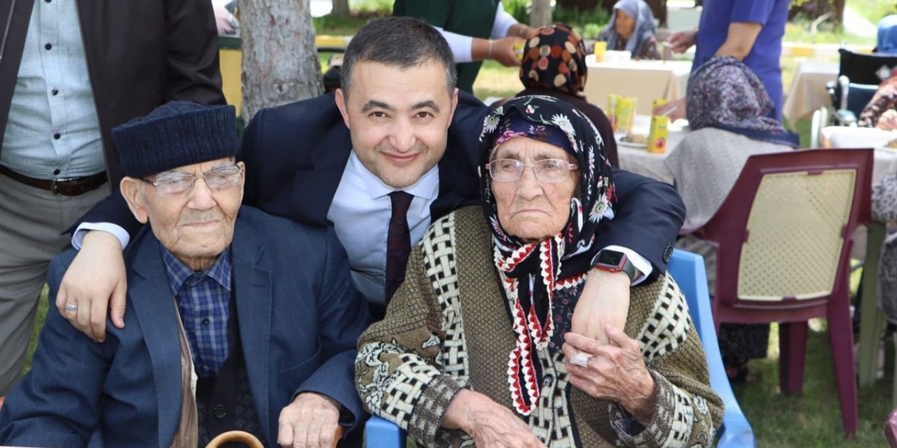 Emirdağ’da ’Fidanlar Çınarlarla Buluşuyor’ projesi devam ediyor