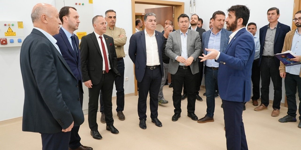 ‘Üniversite-Sanayi İş Birliği ve Toplum Komisyonu’ toplantısı yapıldı