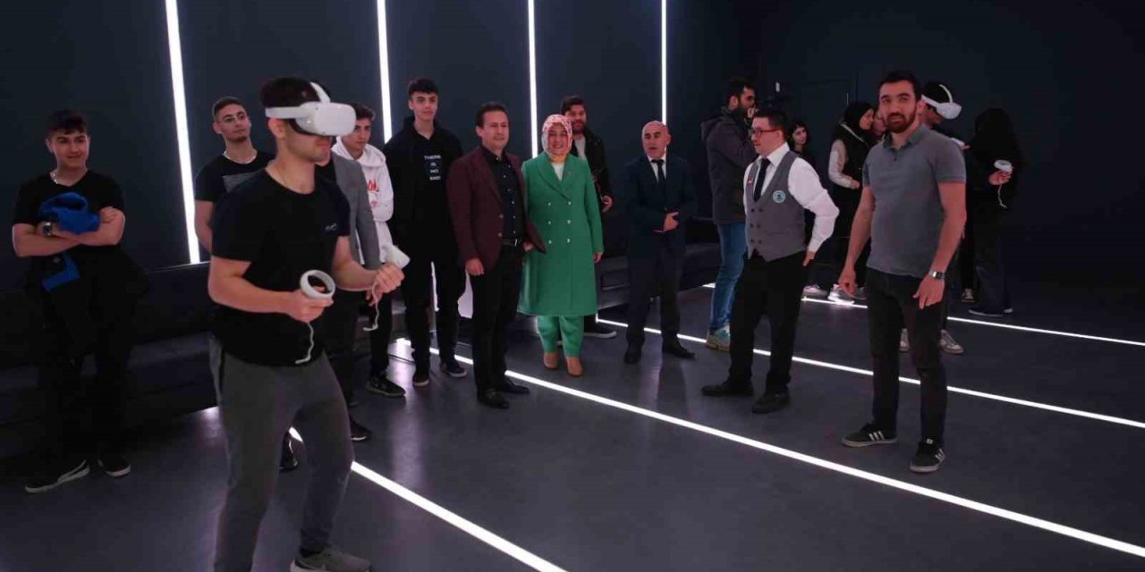 Tuzla’da Metaverse Deneyim Alanı açıldı