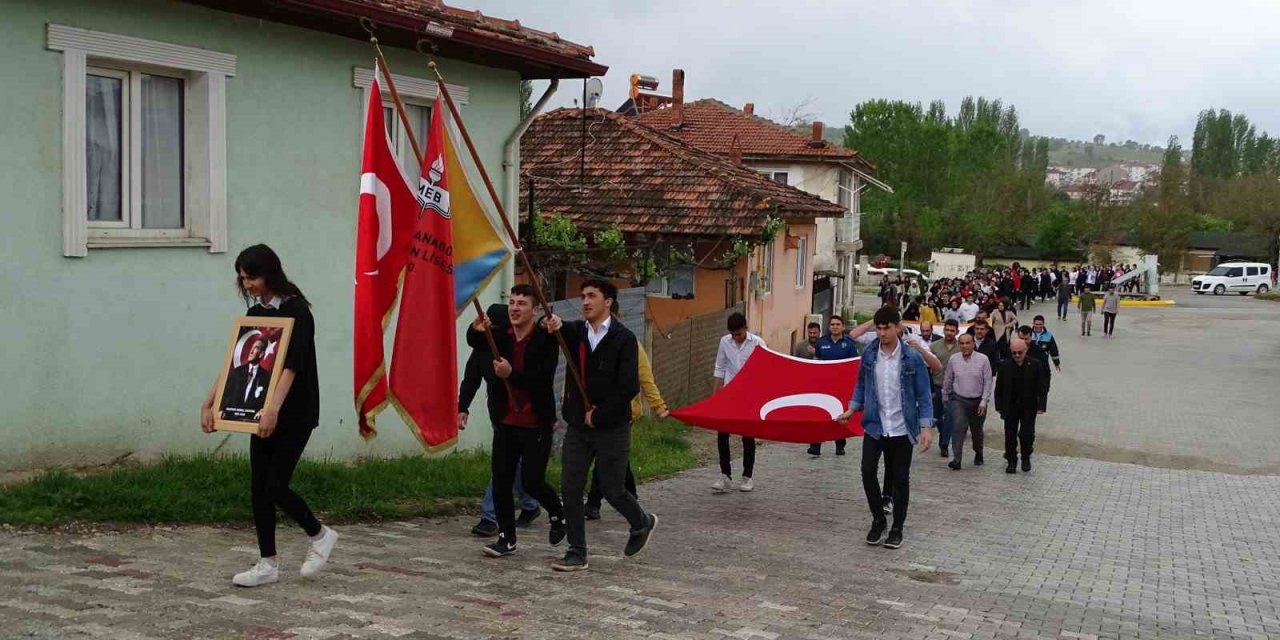 Hisarcık’ta Gençlik Haftası yürüyüşü