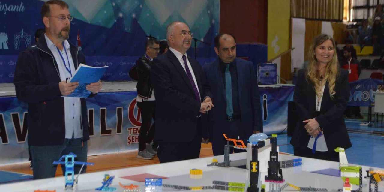 Robotlar ulusal düzeyde yarıştı