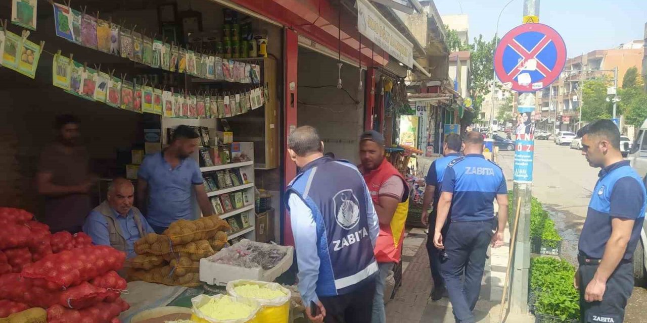 Viranşehir’de kaldırım işgali denetimi