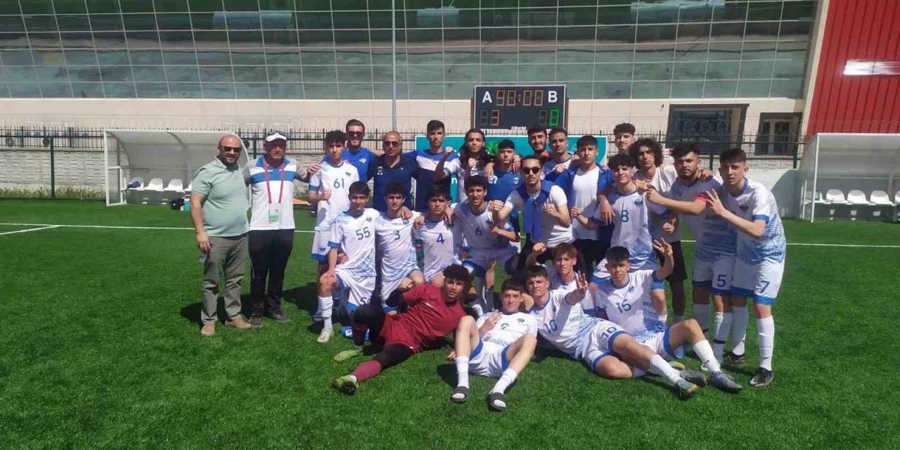 U18 Türkiye Şampiyonası: Kayseri Atletikspor: 3- Samsun Büyükşehir Belediyespor:0