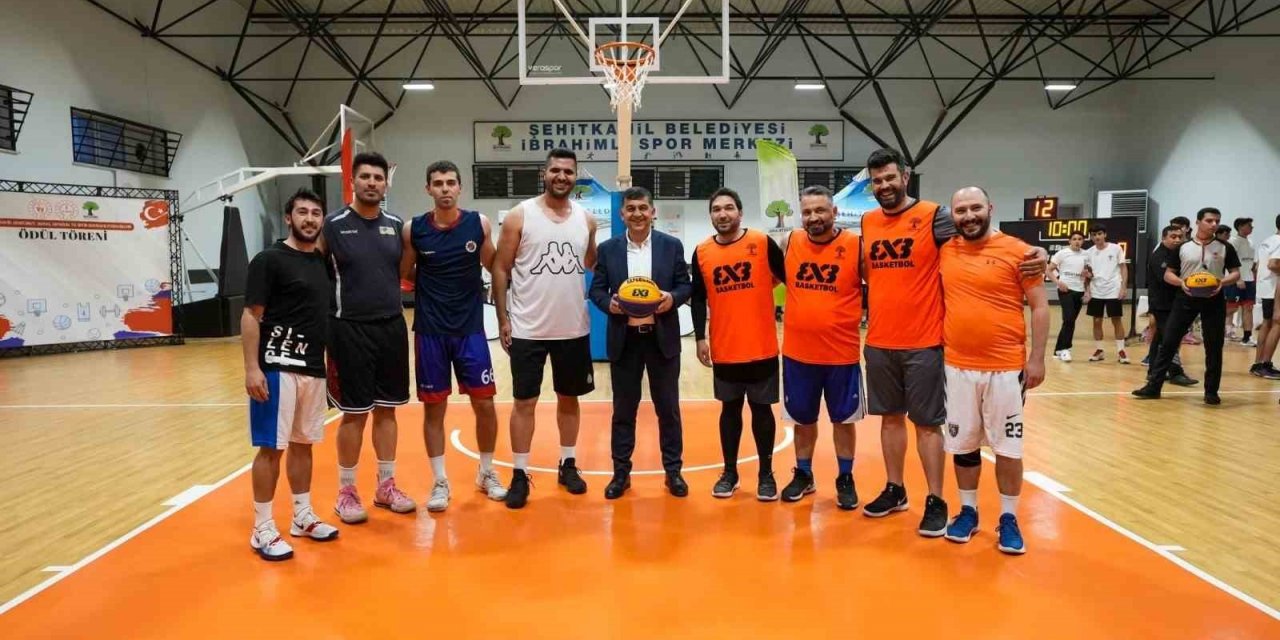 Gençler geleneksel 19 Mayıs etkinliklerinde buluştu