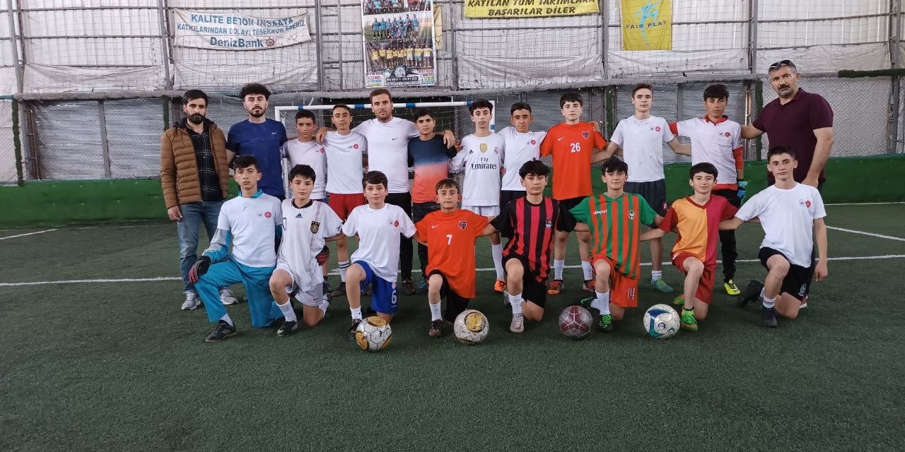 Van’daki ortaokul öğrencileri, spor başarılarıyla adını duyuruyor