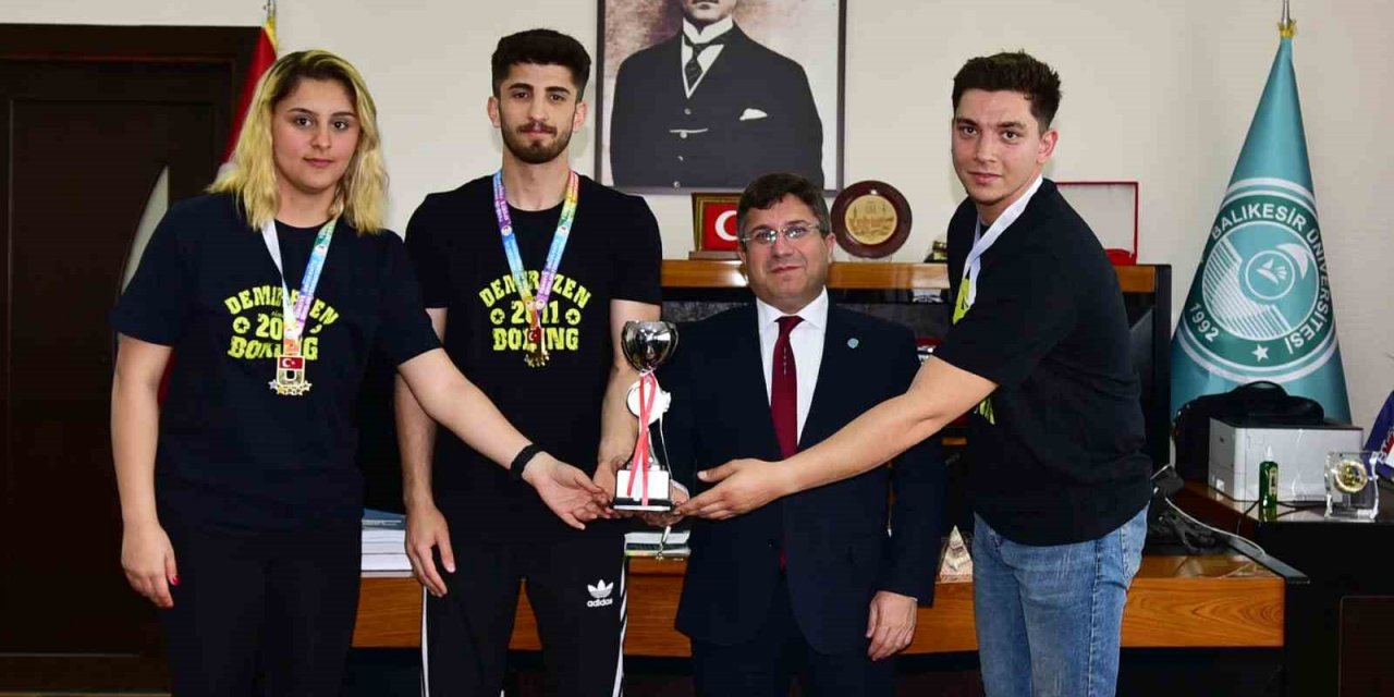 BAÜN Rektörü Oğurlu, Şampiyon Boksörlerle buluştu