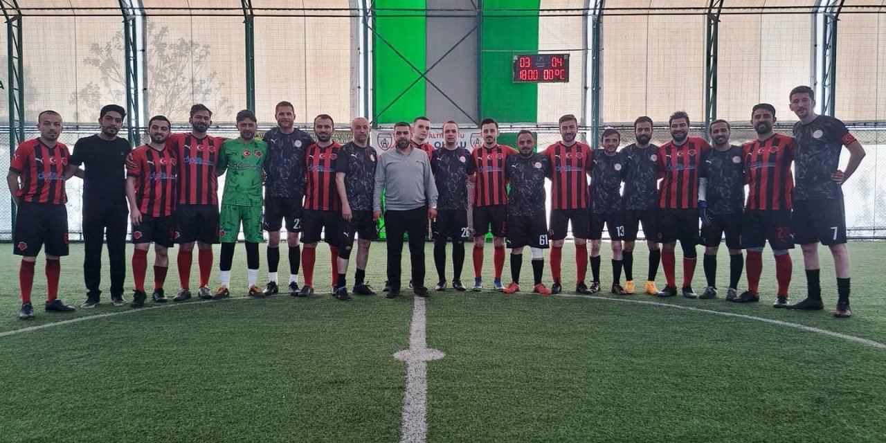 Kütahya sağlık çalışanları geleneksel halı saha turnuvası