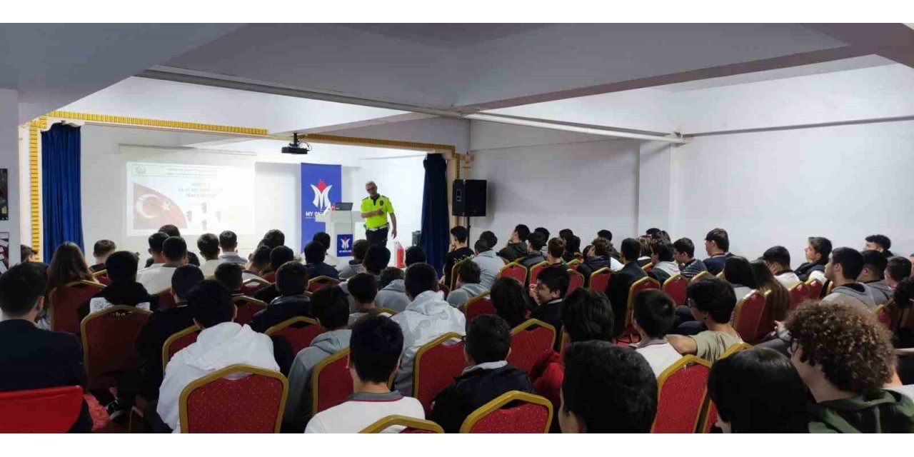 Eskişehir’de 315 öğrenci ve öğretmene trafik kuralları eğitimi verildi
