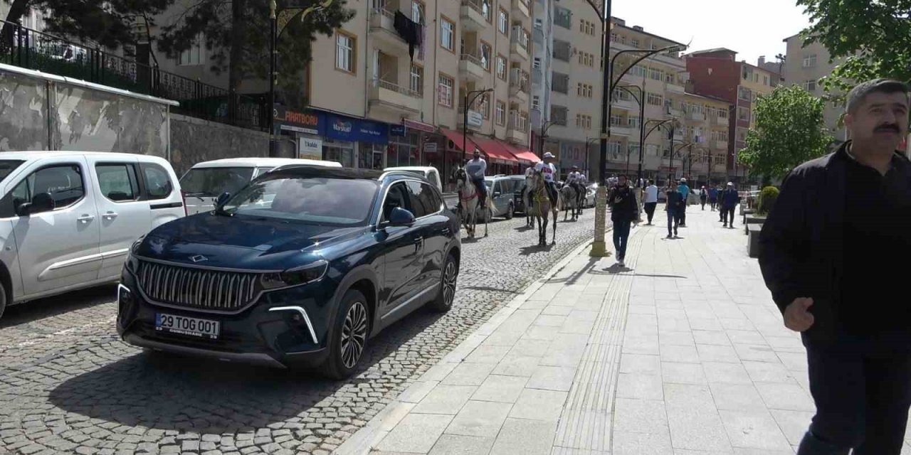 Gümüşhane’de 19 Mayıs kutlamalarına Togg damga vurdu