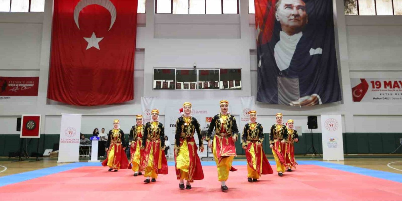Öğrenciler en güzel performanslarını bu özel günde sergiledi