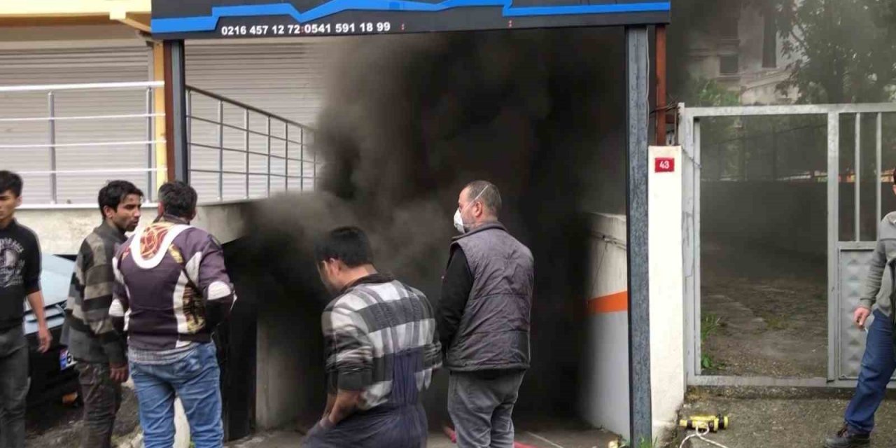 Maltepe’de oto tamircisinde çıkan yangında mahsur kalan 1 kişi ağır yaralandı