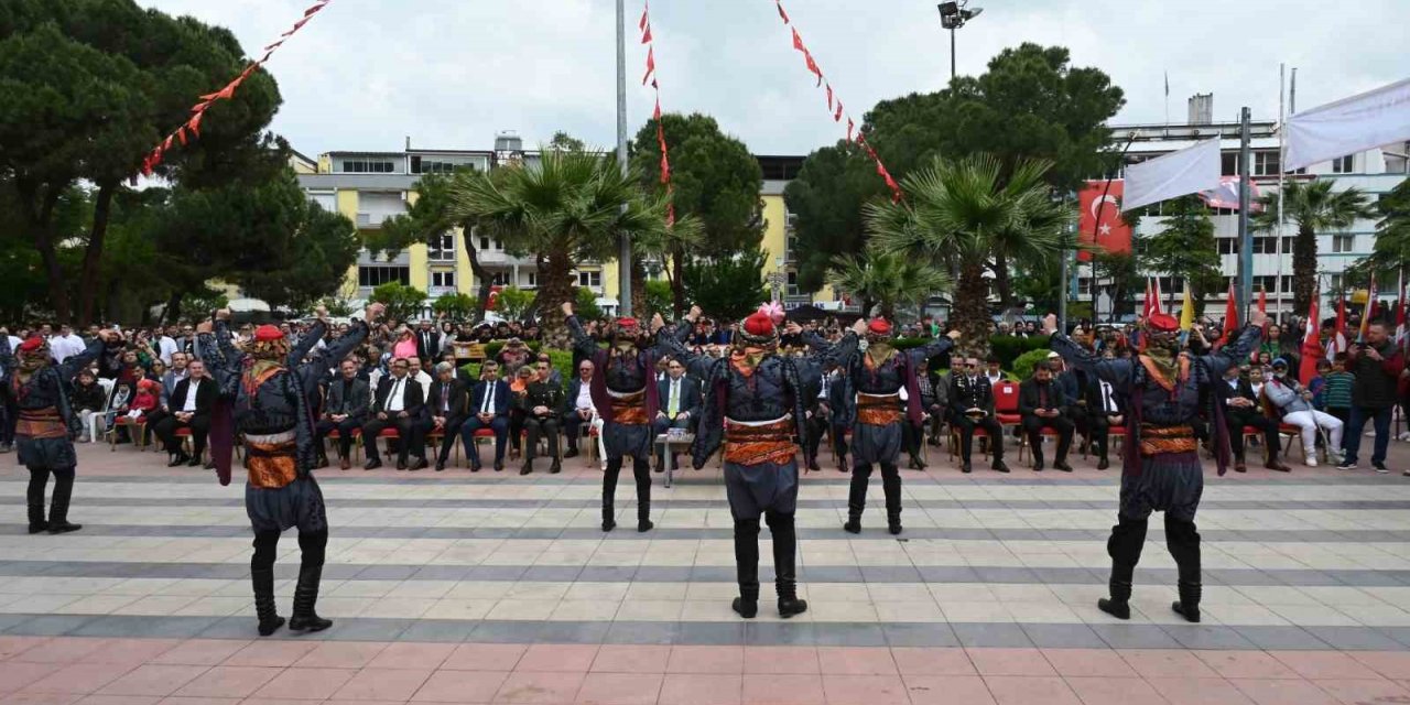 Soma’da 19 Mayıs coşkuyla kutlandı